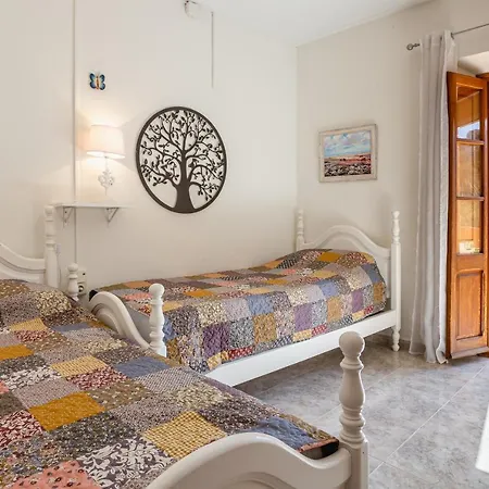 Cal Marxant Villa *